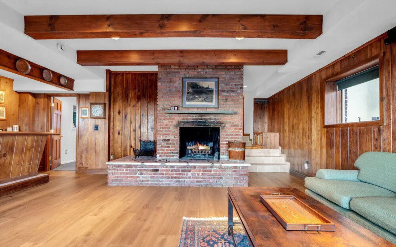 Tower House in Atlantic Highlands