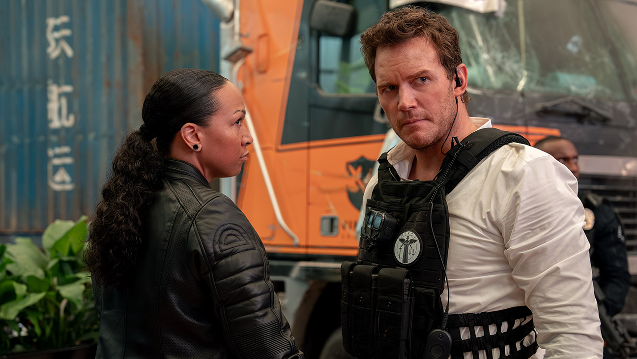 Kali Reis stars as Ana and Chris Pratt as Chris Raven in director Timur Bekmambetov's film Mercy.