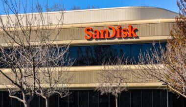 SanDisk Stock Is Trending Overnight: Here's What You Should Know - SanDisk (NASDAQ:SNDK)
