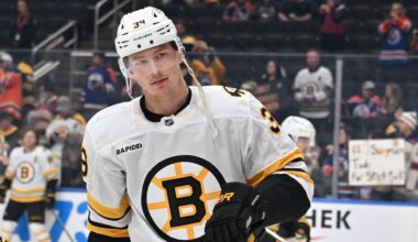 Bruins' Morgan Geekie Leaves Game For Family Reasons