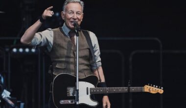 Bruce Springsteen dedicates song to Renee Good and says ICE should ‘get the f— out of Minneapolis’ – Twin Cities