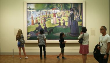 Ariana Grande and Jonathan Bailey visited the Art Institute