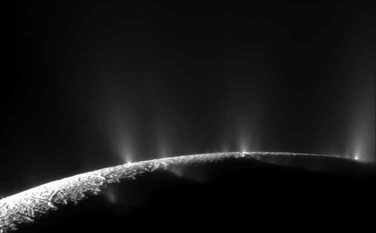 Image of plumes on Saturn’s icy moon Enceladus obtained by NASA’s Cassini spacecraft. (Credit: NASA/JPL/Space Science Institute)