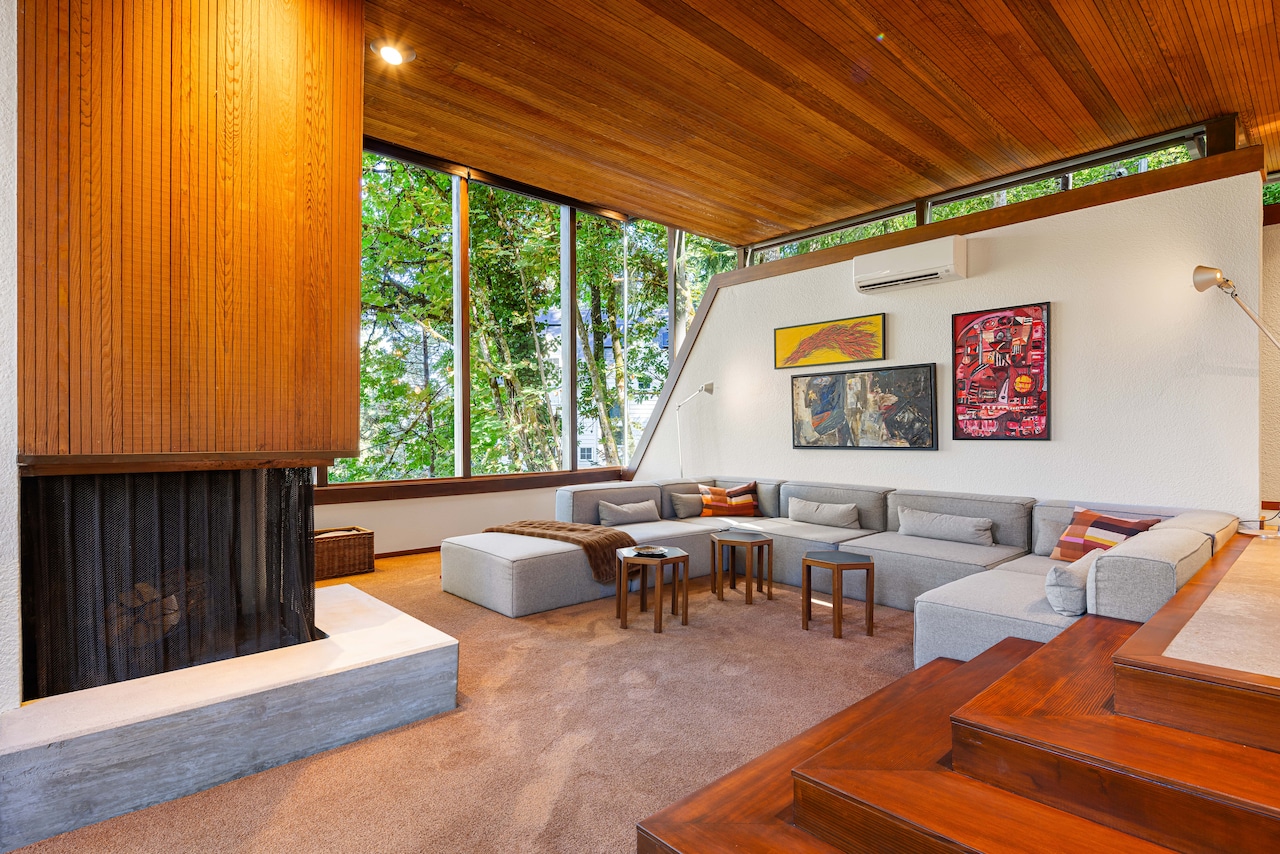 Midcentury ‘Love Nest’ near UO is for sale at $1.1M. See inside