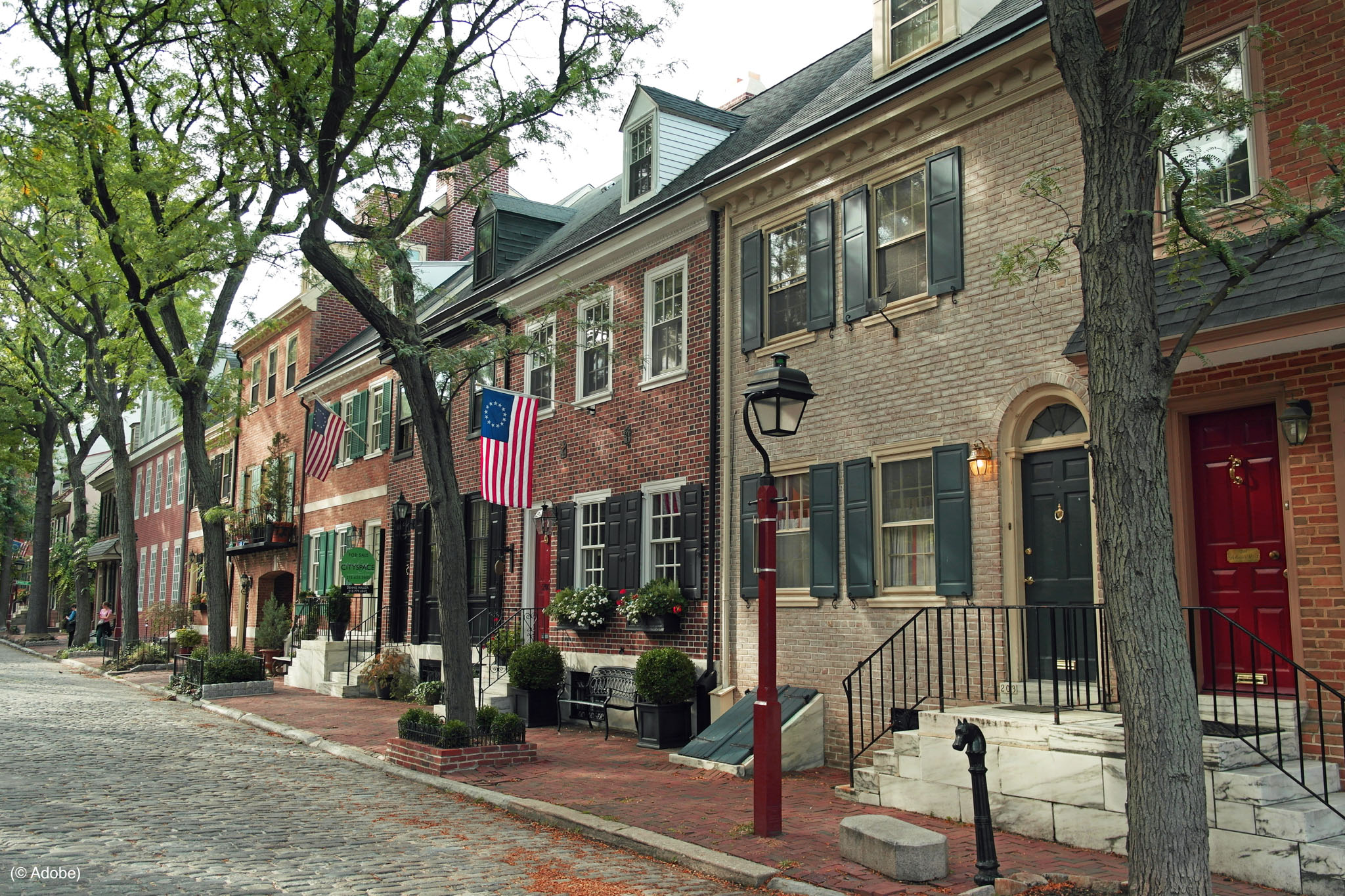 Cobblestone street in Philadelphia (@ Adobe)