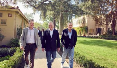 Netflix Considers Shifting Deal For Warner Bros. To All Cash – Report