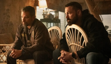 (L to R) Matt Damon as Lieutenant Dane Dumars and Ben Affleck as Det Sergeant JD Byrne in The Rip.
