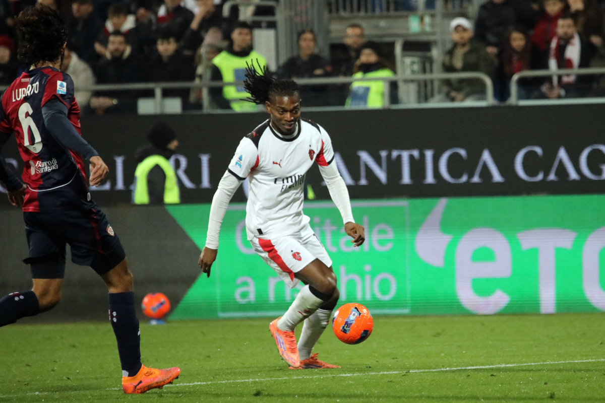 CAGLIARI, ITALY - JANUARY 02: Rafael Leao of Milan in action during the Serie A match between Cagliari Calcio and AC Milan at Stadio Sant