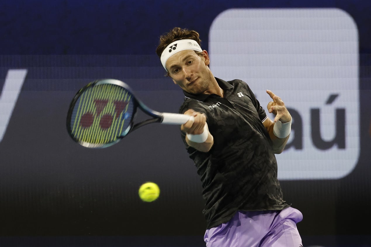 Casper Ruud in action ahead of the ATP Barcelona Open.