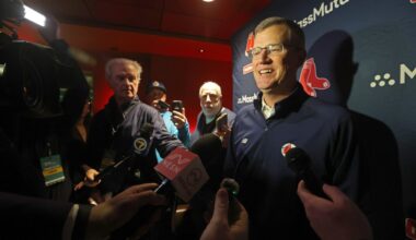 Red Sox CEO expresses support for free agent signing deadline