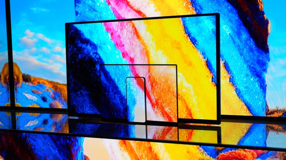 Samsung is making brightest OLED displays for iPhones, not for Galaxy