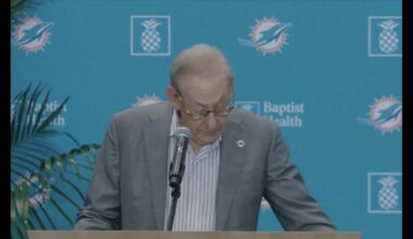 Dolphins owner Stephen Ross forgets head coach’s name