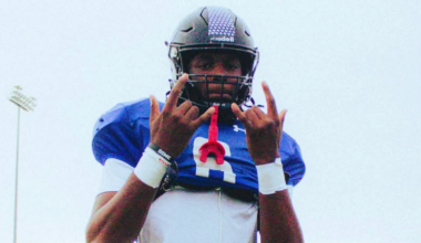 Four-star EDGE Cameron Hall commits to Texas