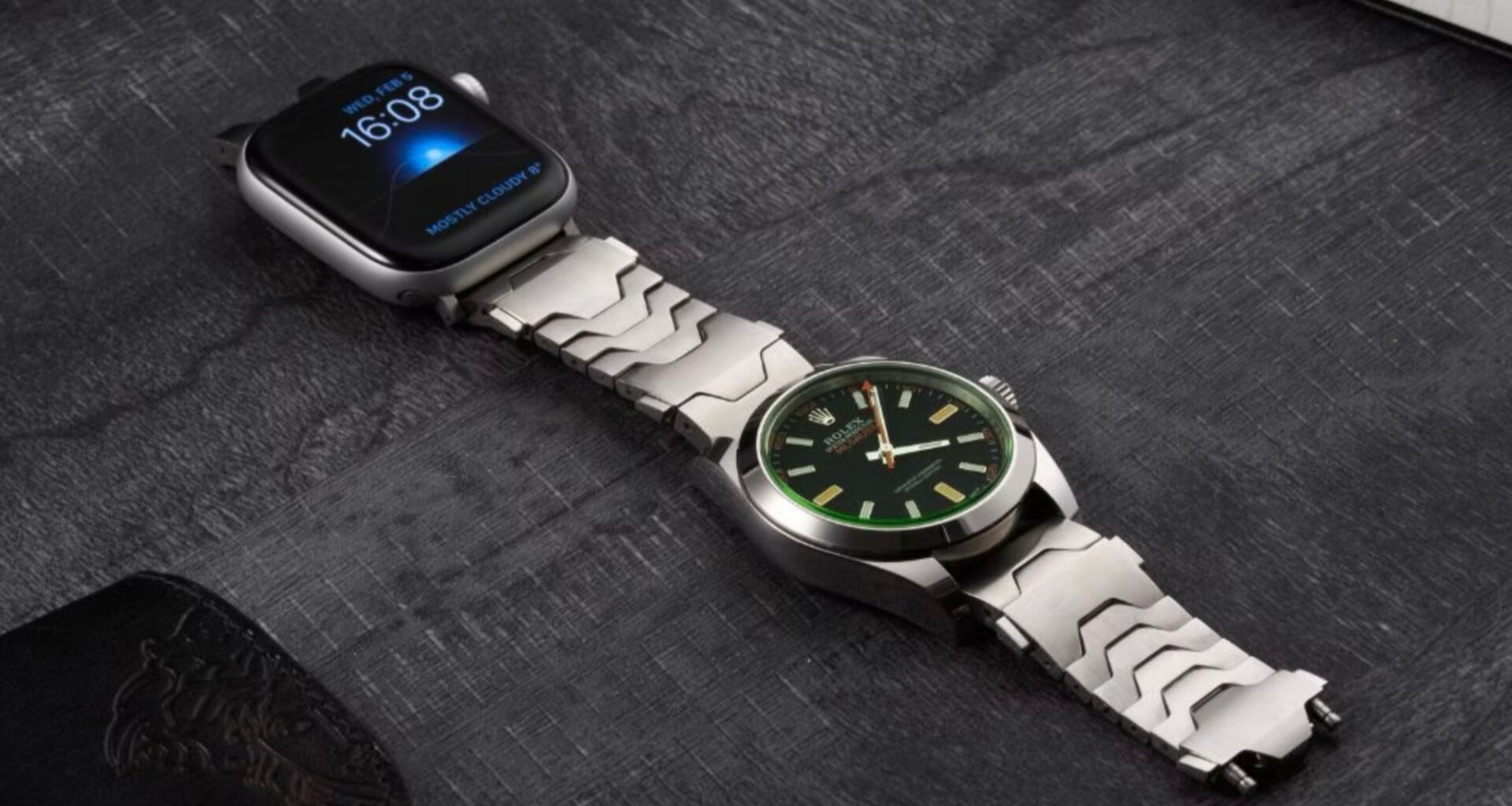 Smartlet One combines Apple Watch and analog watch on one wristband