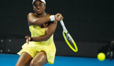 Stephens snaps losing streak to advance in Australian Open qualifying