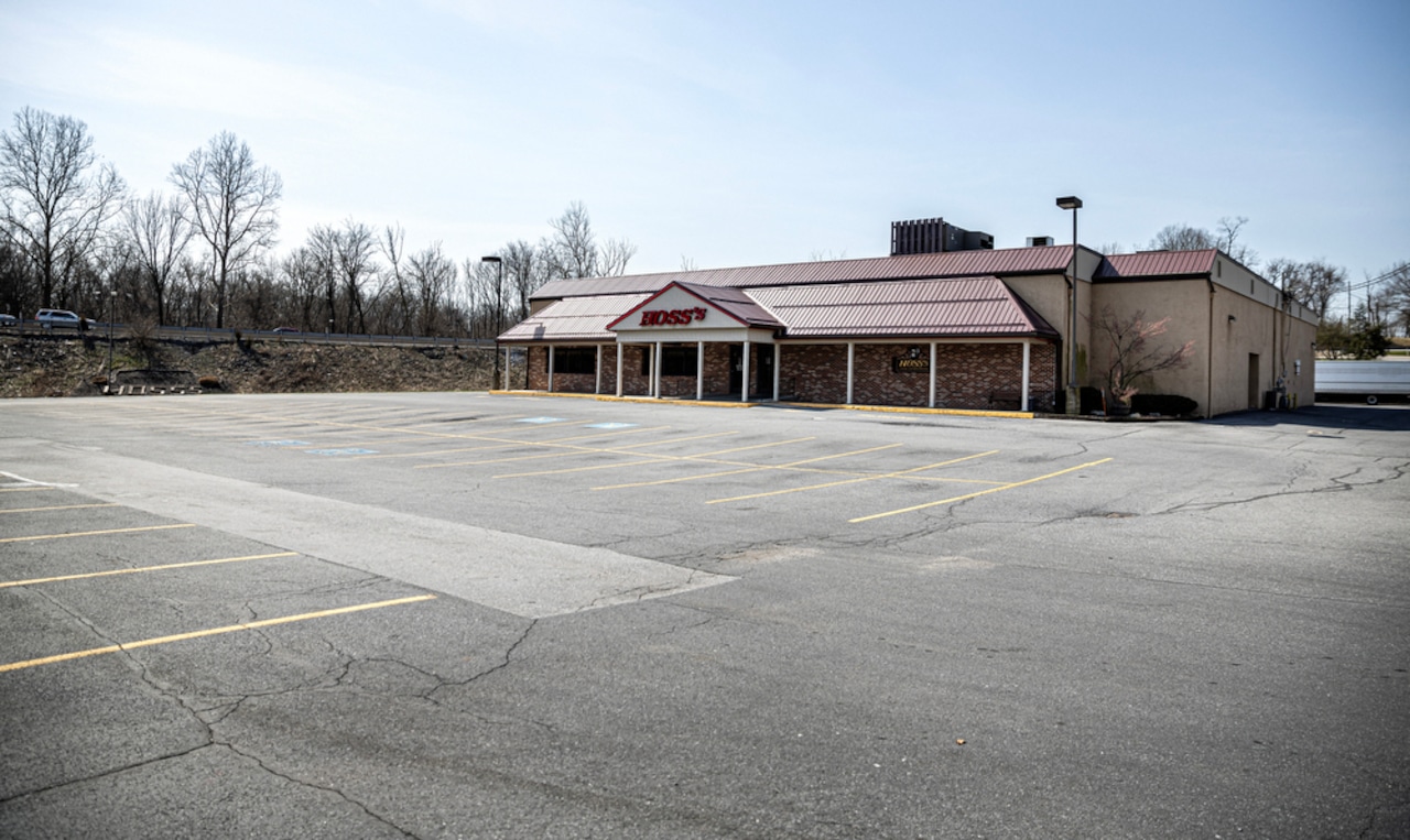 Hoss’s Steak & Sea House