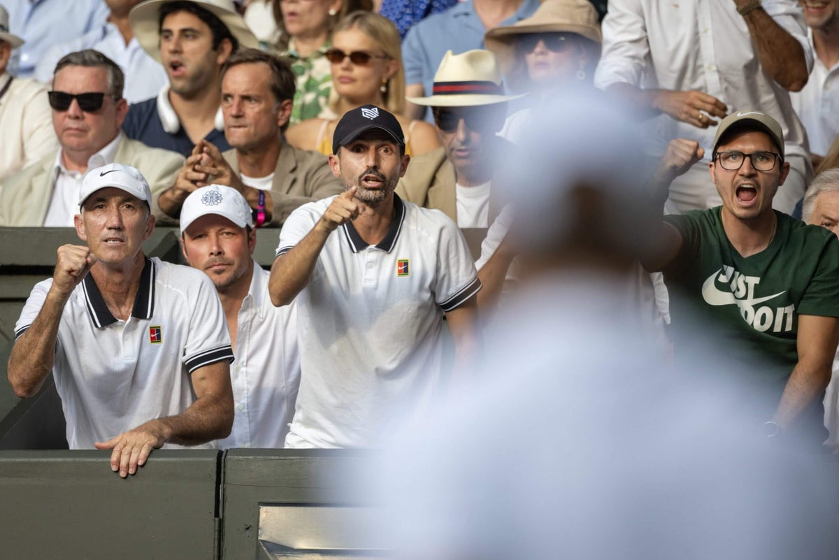 Tennis players and coaches: The telepathy of tactics, emotional support – and jawing