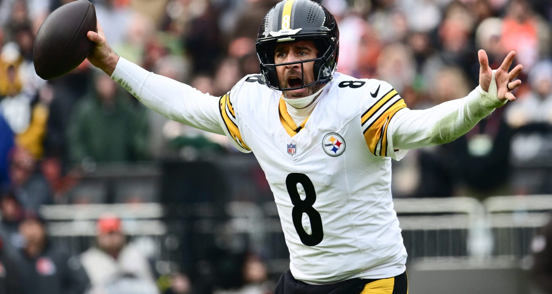 NFL world reacts to shocking Aaron Rodgers announcement