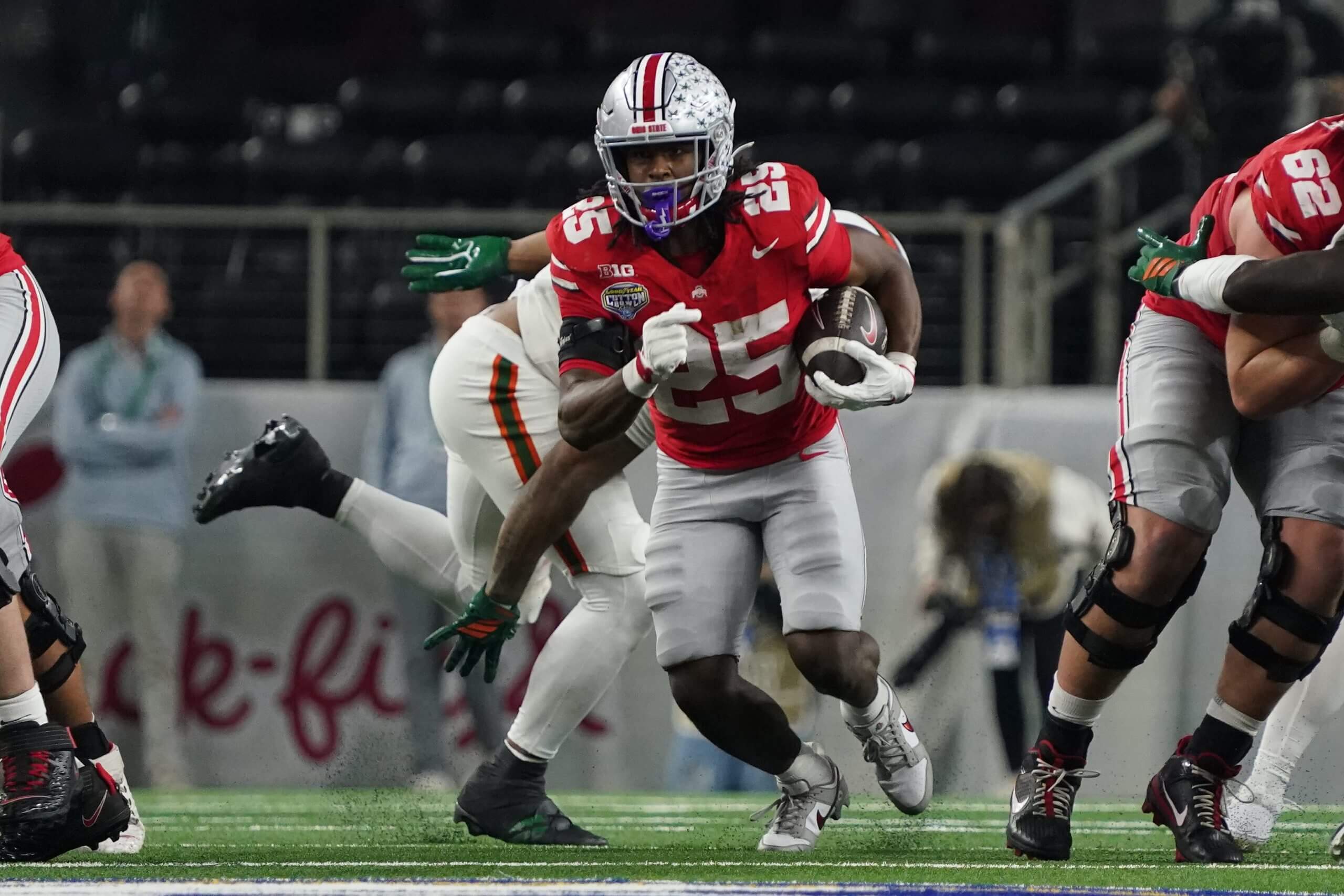 Ohio State running back Bo Jackson runs with the football