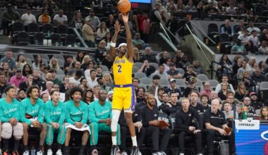 Jarred Vanderbilt pokes Jeremy Sochan in face after buzzer in Spurs’ win vs. Lakers