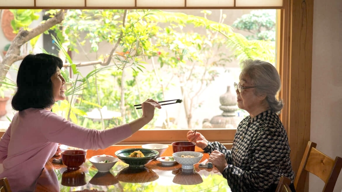 Women eating in Okinawa