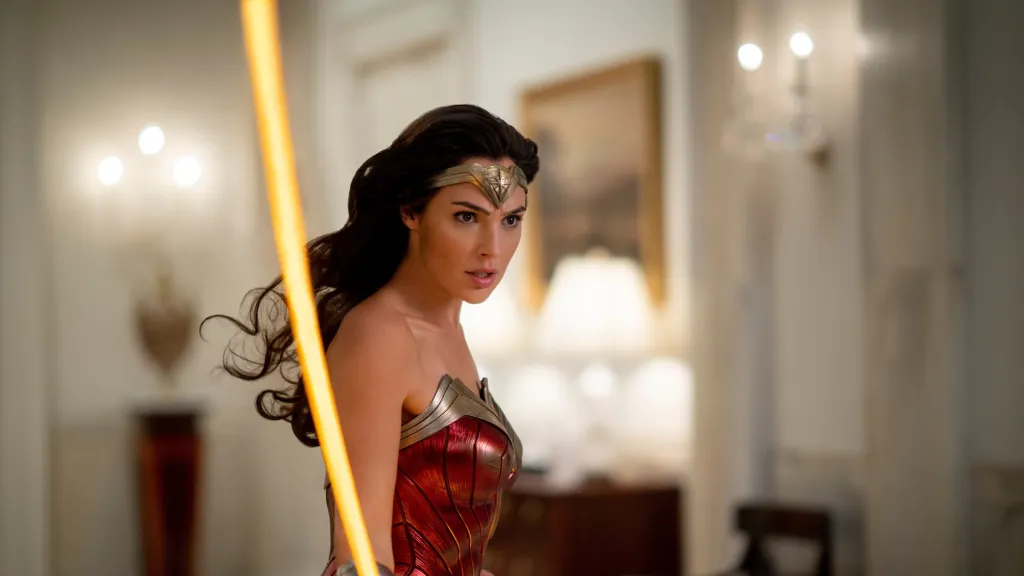 Wonder Woman with lasso of truth in Wonder Woman 1984