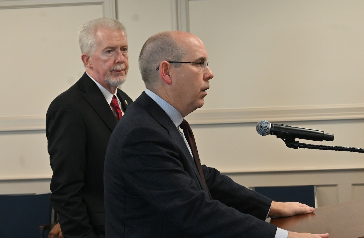 Clyde Chambliss, Chris Sells