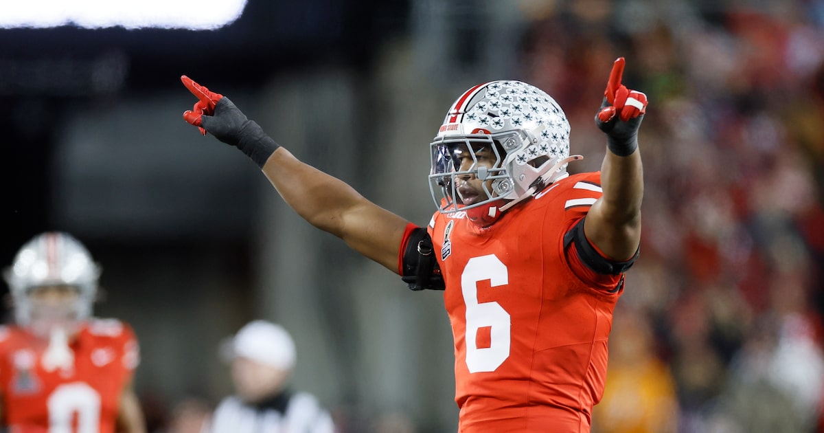 New mock draft has Cowboys taking ‘athletic freak’ at No. 12, raw prospect at No. 20