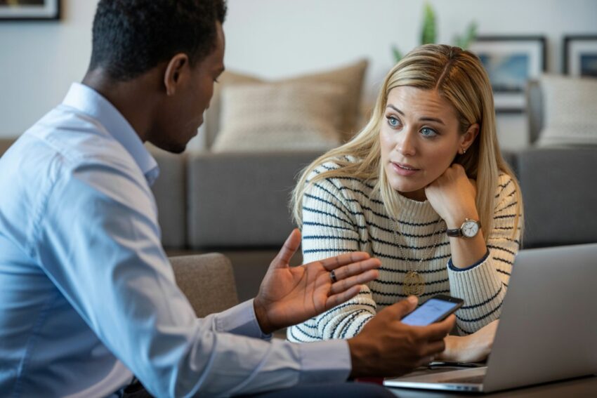 A-travel-agent-explaining-the-new-social_1oqsdbgfqsgbc0udoy8eag_9t6kgfo7s2ejjrjccsnwiw - travel and tour world