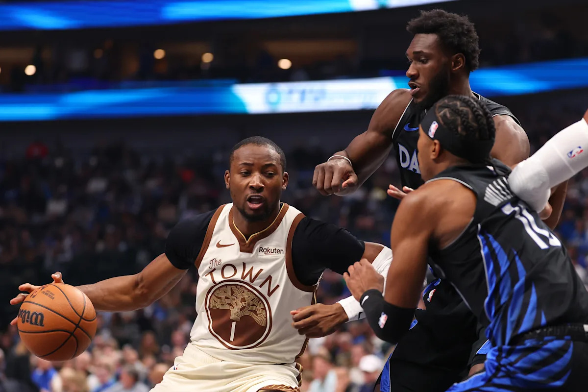 Warriors lose Jonathan Kuminga to knee injury, fall to surging Mavs despite Stephen Curry's 8 3-pointers