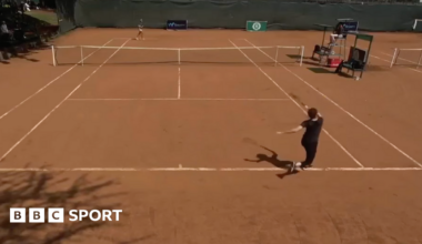 Hajar Abdelkader misses a return shot