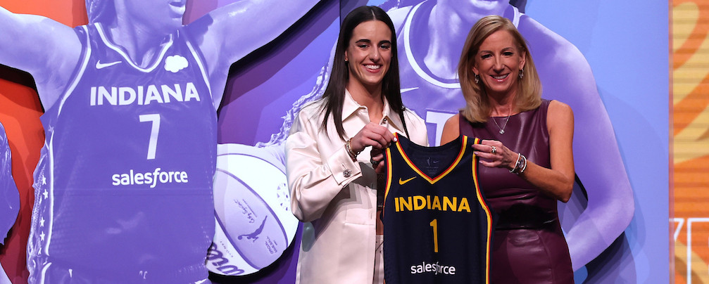 25IABball_W_ShesBack_1024x768