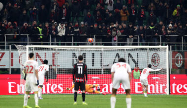 MILAN, ITALY - JANUARY 08: Players of AC Milan pose for a team photograph prior to the Serie A match between AC Milan and Genoa CFC at Giuseppe Meazza Stadium on January 08, 2026 in Milan, Italy. (Photo by Marco Luzzani/Getty Images)