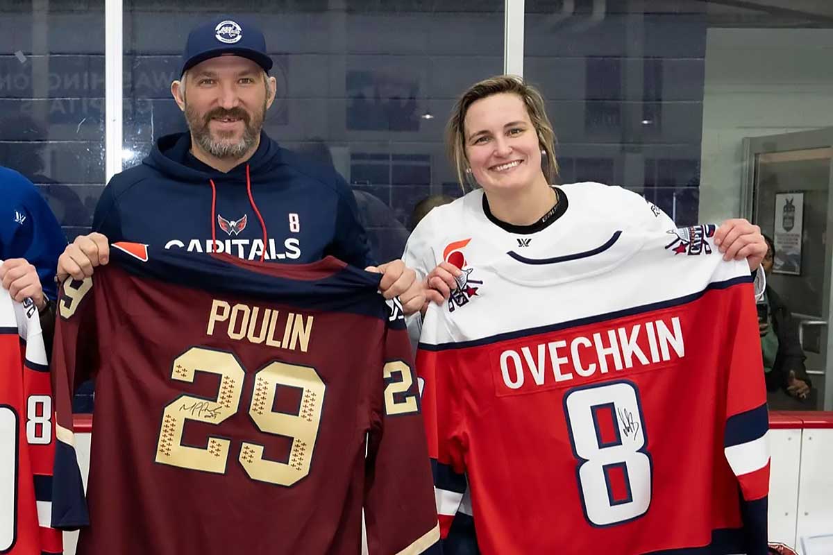 Alex Ovechkin does jersey swap with Marie-Philip Poulin