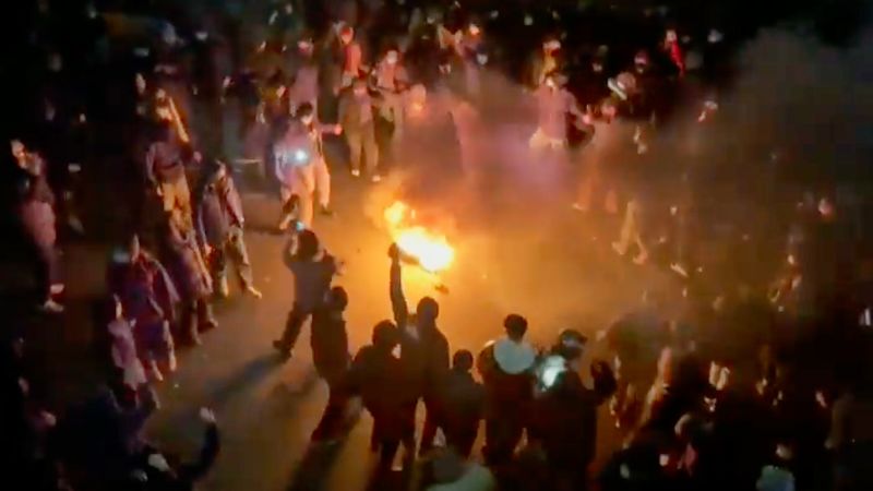 Live updates: Iran protest death toll tops 500, U-Haul drives through LA crowd of protesters