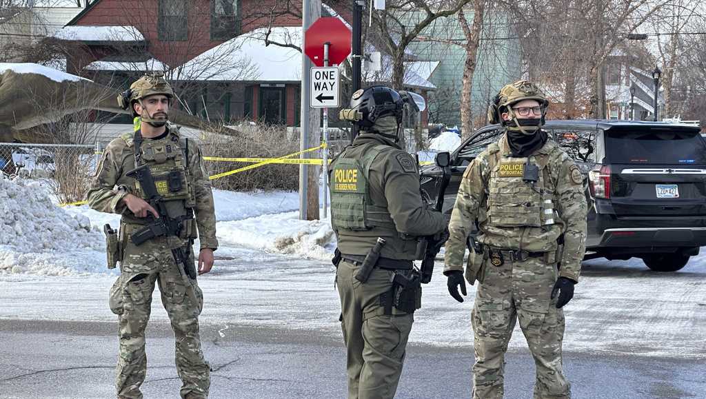 ICE agent shoots, kills a woman amid immigration crackdown