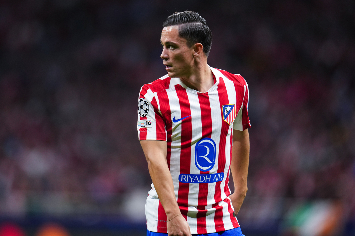 MADRID, SPAIN - SEPTEMBER 30: Giacomo Raspadori of Atletico Madrid. looks on during the UEFA Champions League 2025/26 League Phase MD2 match between Atletico de Madrid and Eintracht Frankfurt at Estadio Metropolitano on September 30, 2025 in Madrid, Spain. (Photo by Aitor Alcalde/Getty Images) (Roma links)