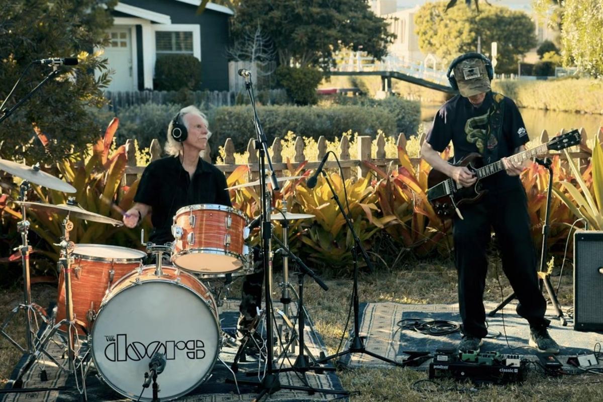 Surviving Doors Perform 'Riders on the Storm' With Global Artists