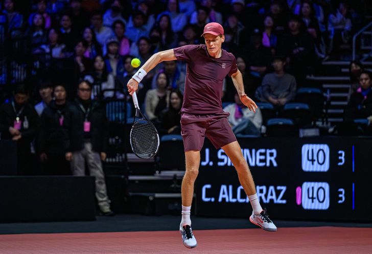 Jannik Sinner of Italy in action during the Hyundai Card Super Match against Carlos Alcaraz of Spain in Incheon, Saturday. Korea Times photo by Shim Hyun-chul