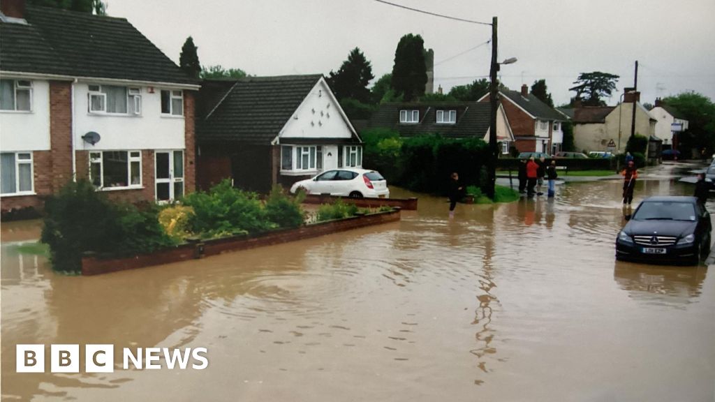 Flood-hit village near Milton Keynes welcomes £3m defence funding