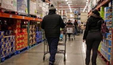 US consumer spending increases solidly in October and November