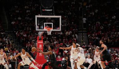 Clock and scoreboard malfunction delays Rockets vs. Suns game :: WRAL.com