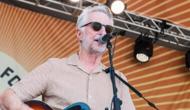 Billy Bragg's New Song "City of Heroes" Supports Minneapolis Protesters