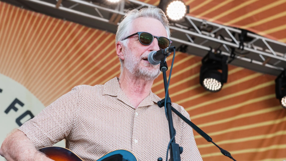 Billy Bragg's New Song "City of Heroes" Supports Minneapolis Protesters