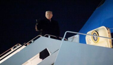 Air Force One electrical issue raises questions about aging aircraft