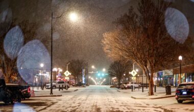 Live updates: Winter storm’s snow and ice expanding, with devastating impacts to come