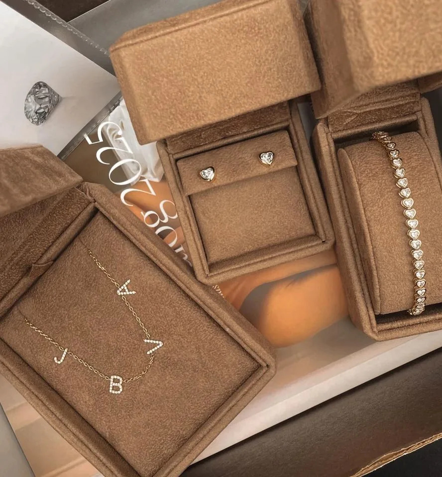 Katharina Junkert/Instagram  Gisele Bündchen's initial necklace