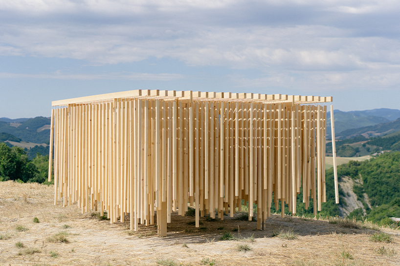 wind activates pavilion’s permeable wooden grid producing layered soundscapes
