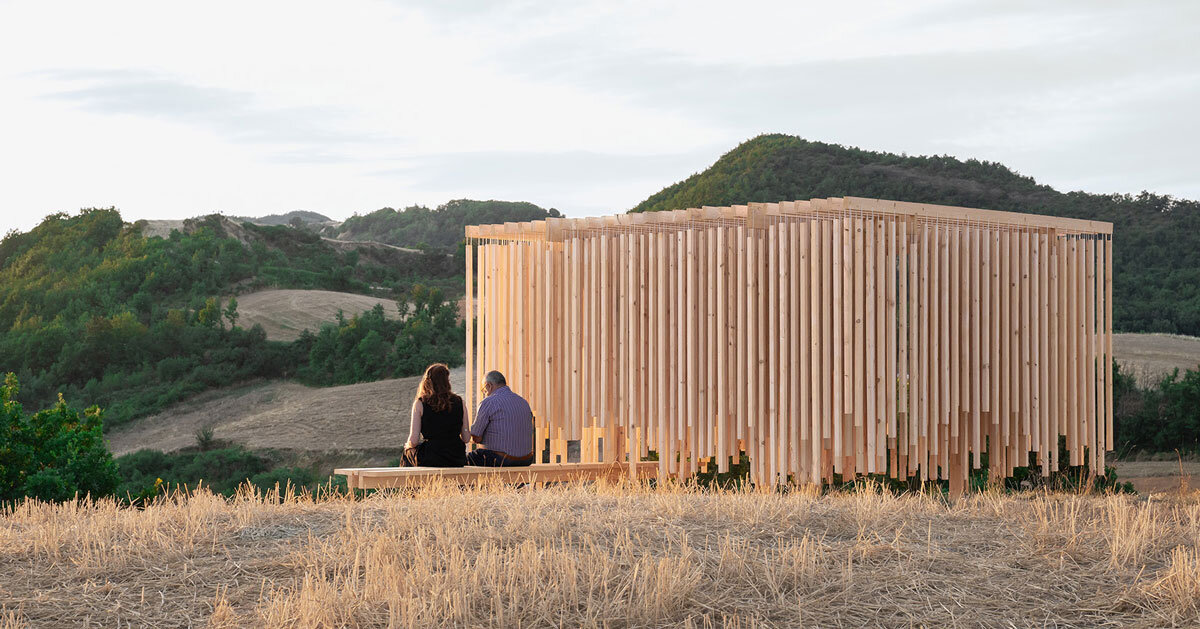 wind activates pavilion’s permeable wooden grid producing layered soundscapes