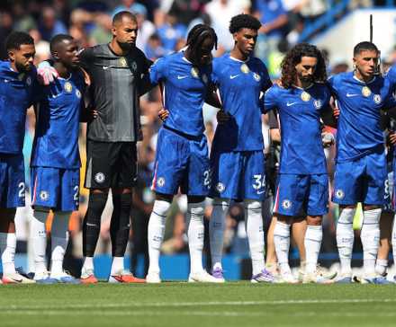 Chelsea players during a minutes silence in tribute to Diogo Jota and his brother Andre Silva